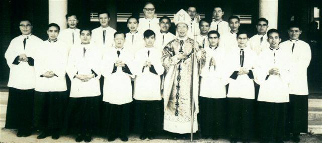 khoa 7 sau chiu chuc voi Dc SH Hien